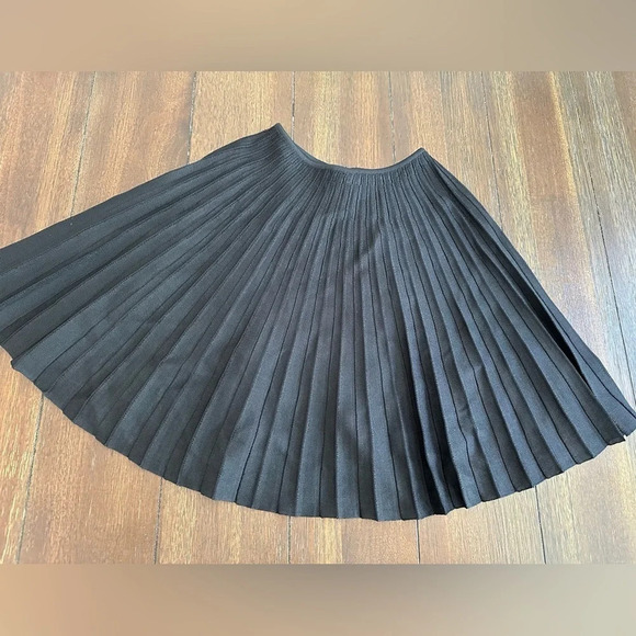 St. John sweater cape - Picture 2 of 11